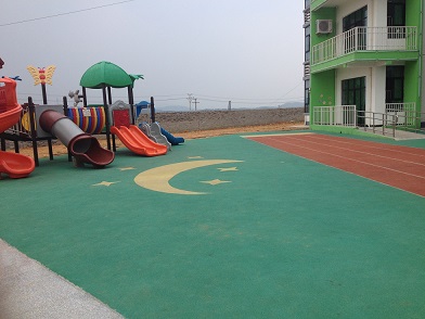 幼兒園EPDM彩色地面發(fā)展現(xiàn)狀(圖1) 幼兒園EPDM